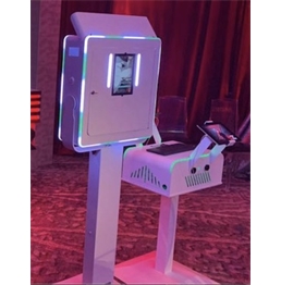 Photo Booth - Capture Box White in Tampa, St Petersburg