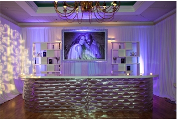 Art Deco Silver Bar White Top in Orlando