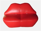 Lips Loveseat in Orlando