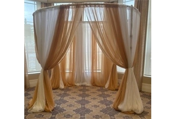 Arbor - Mandap Round White and Gold in Orlando