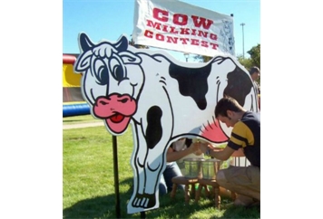 Milk the Cow (Carnival Games) in Orlando