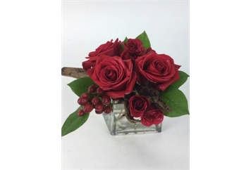 Roses In Glass Cube (Centerpieces - Floral) in Orlando